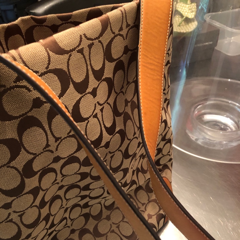 Bucket bag
